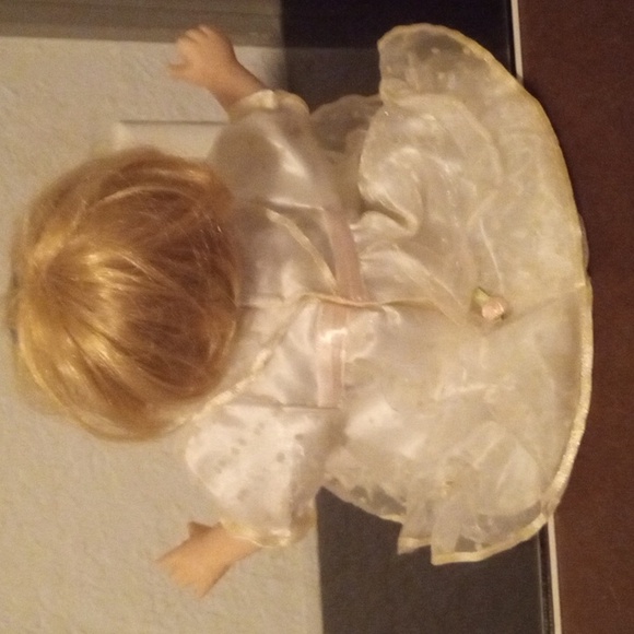 Porcelain collection Doll - Picture 4 of 4